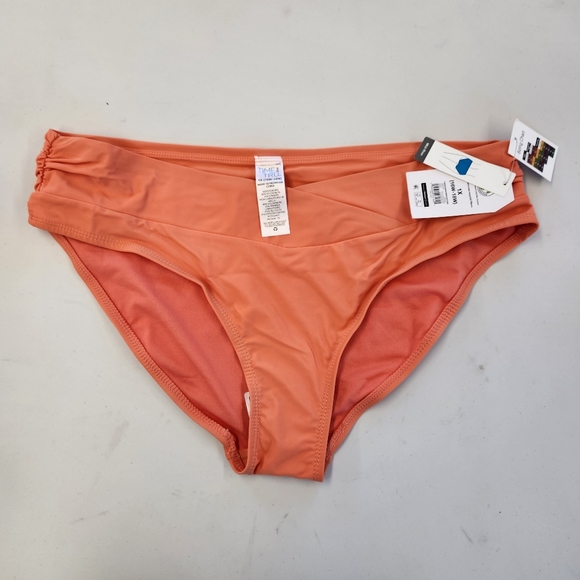 Jessica Simpson tanking with NWT bottoms. - Picture 5 of 5